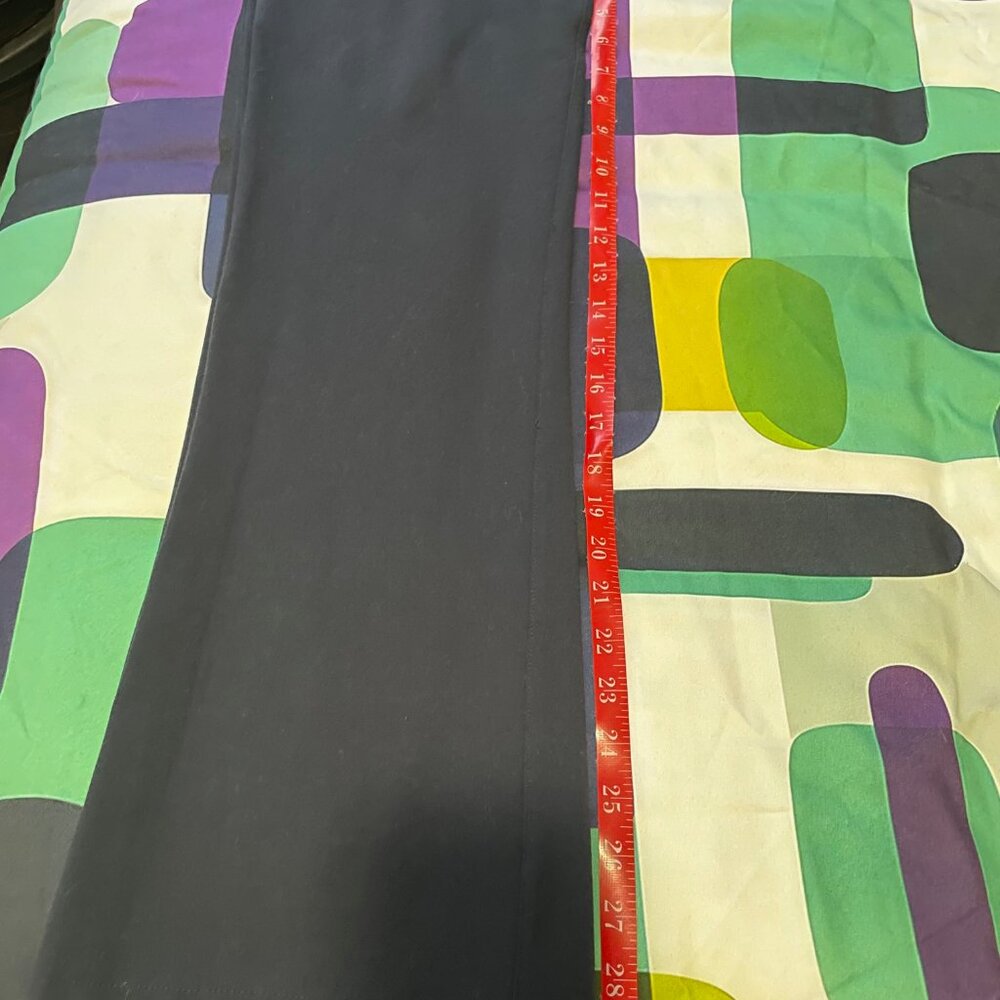 Betabrand Classic Dress Pant Yoga Pant | Bootcut, Navy, Size M (29.5" inseam) - Picture 4 of 5